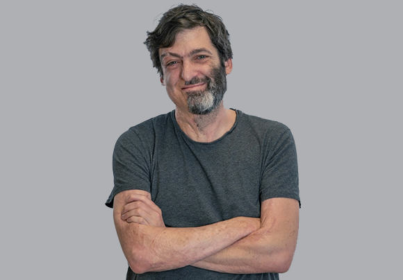 Dan Ariely Talks "Predictably Irrational," Weight Loss, & How To Really Change Behavior