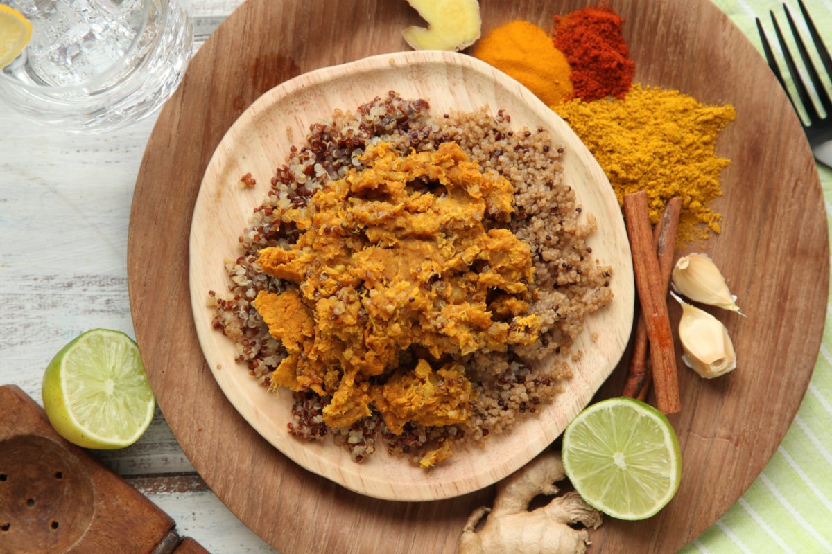 MamaSezz plant based lentil dahl with quinoa